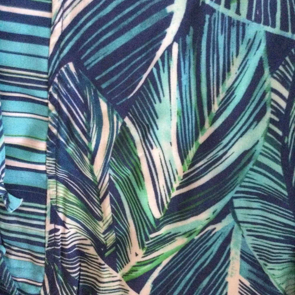 LA BLANCA NWT Sketched Leaves Long Sleeve Tunic Swim Cover-Up Medium